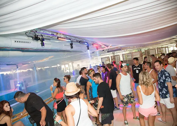 Alquiler de vacaciones: Bc Music Resort (Adults Only)